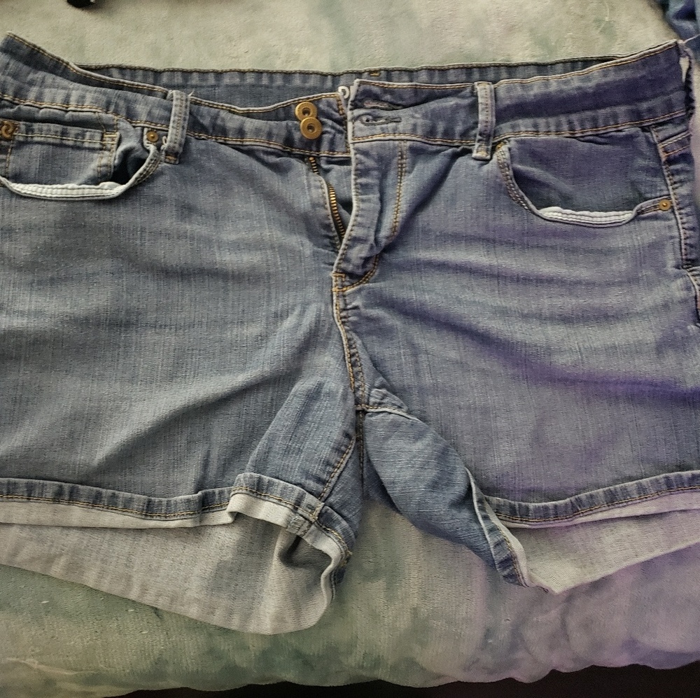 Denizen modern fit shorts